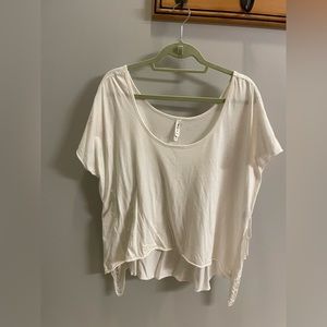 Medium RVCA fringe tee shirt